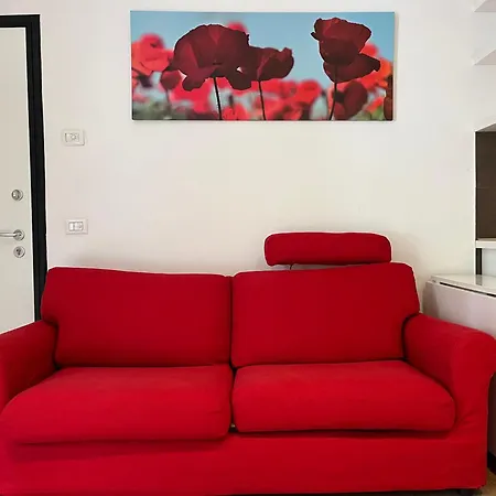 Studio-apartment Casina Redflower Апартаменти *